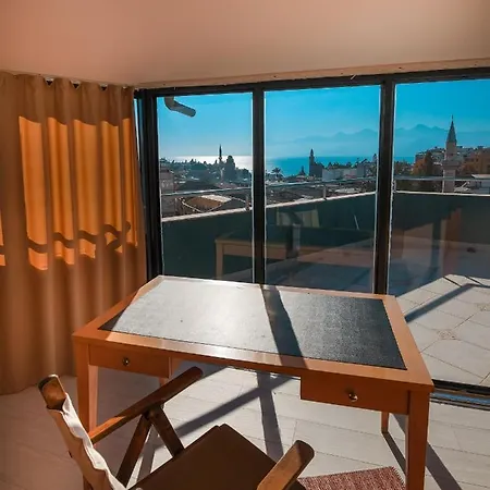 Cozy Terrace Apartment